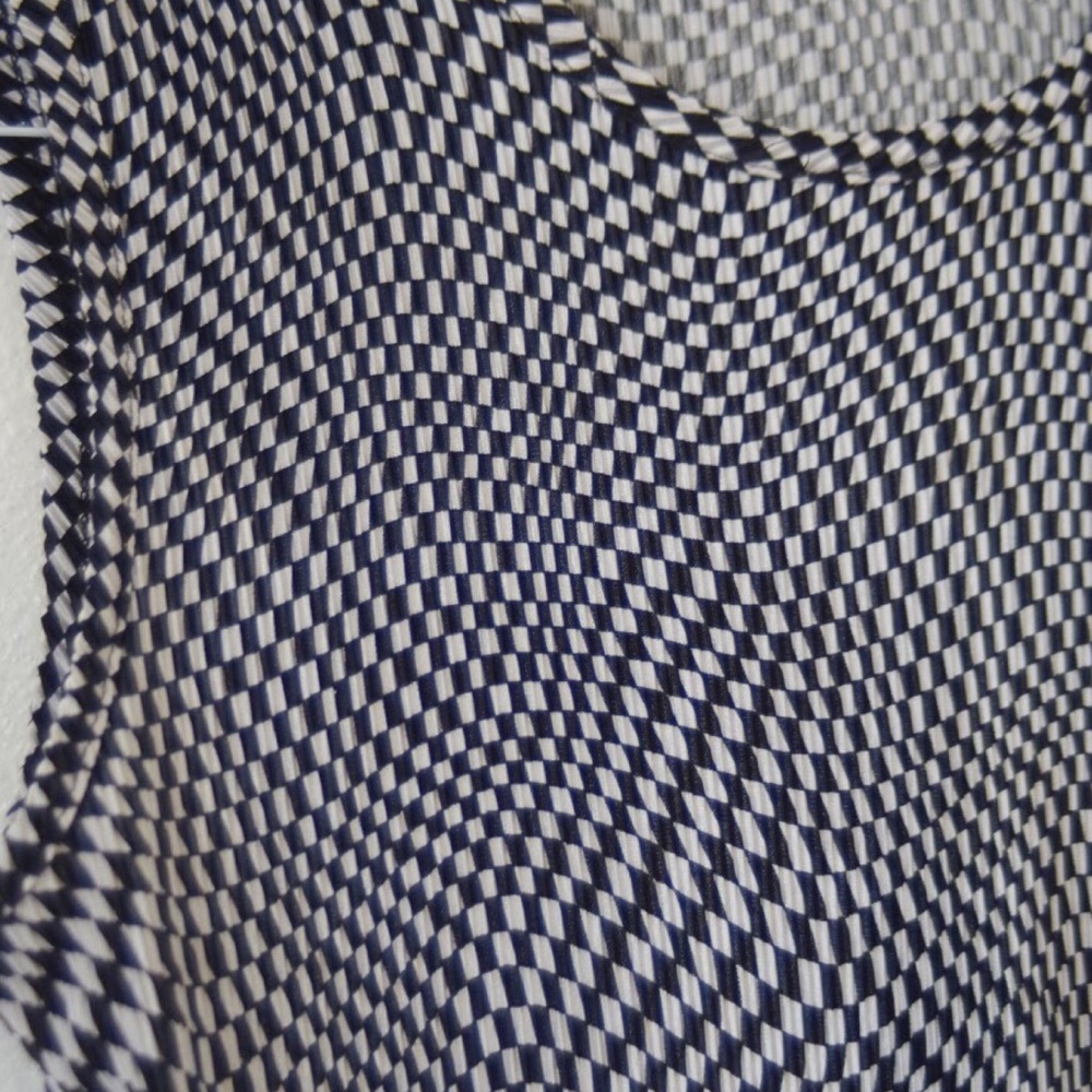 SOLD VINTAGE WAVY CHECKER BOARD MUSCLE TANK - Picture 6 of 7